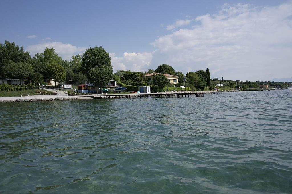 Campeggio Delle Rose Moniga del Garda Exterior foto